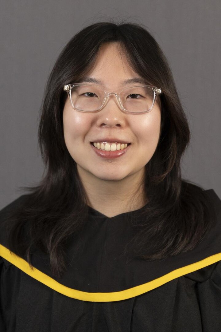 headshot of victoria chin